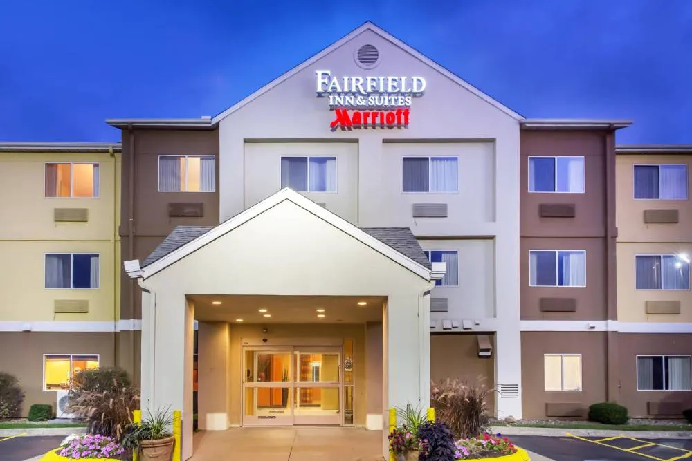 Fairfield Inn & Suites by Marriott Canton hotel hero