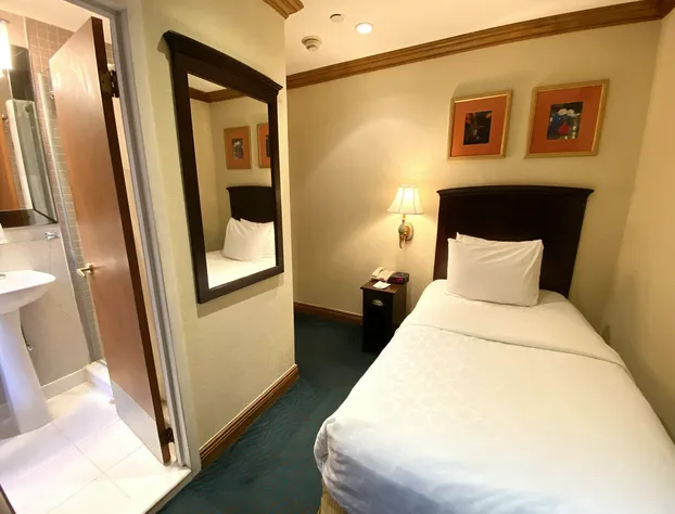 Clarion Hotel Park Avenue hotel detail image 3