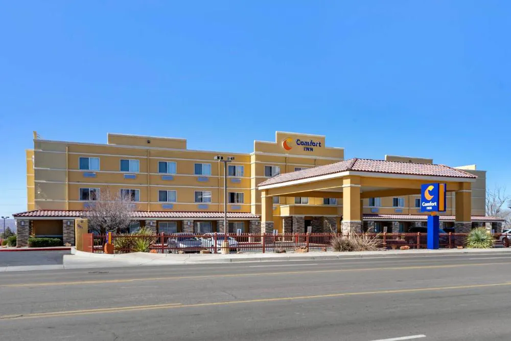 Comfort Inn Albuquerque Airport hotel hero