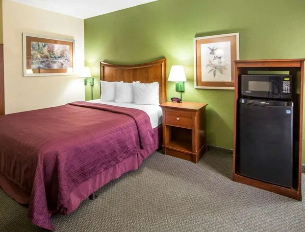 Quality Inn Merchants Drive hotel detail image 3