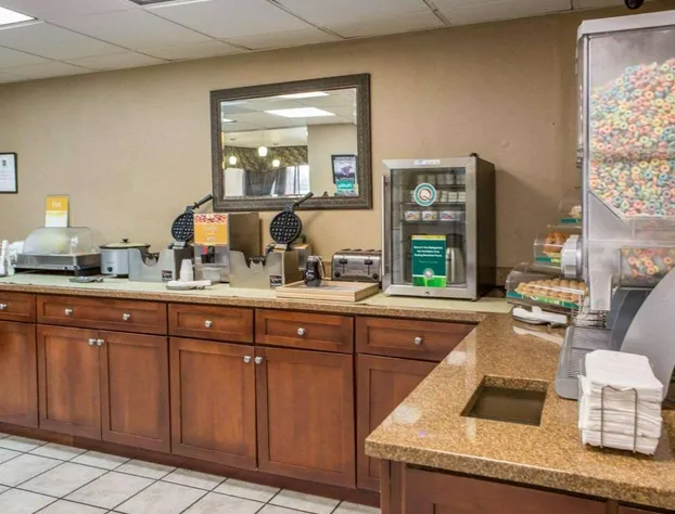 Quality Inn Merchants Drive hotel detail image 4