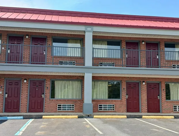 Red Roof Inn & Suites Scottsboro hotel detail image 4
