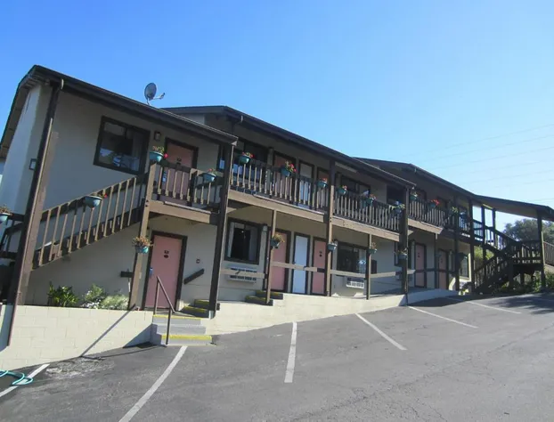 Monterey Fairgrounds Inn hotel detail image 3