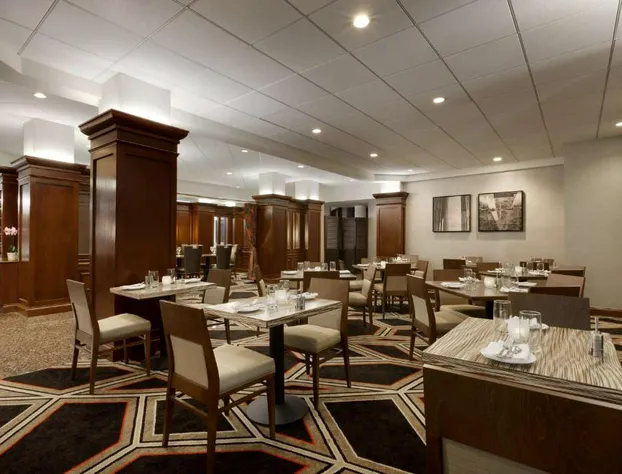 Hilton Arlington hotel detail image 3