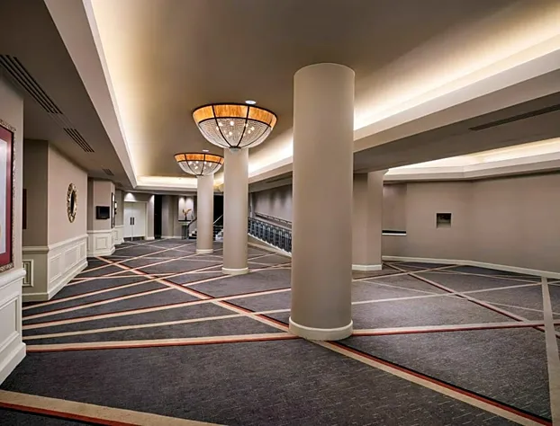 Hilton Arlington hotel detail image 3