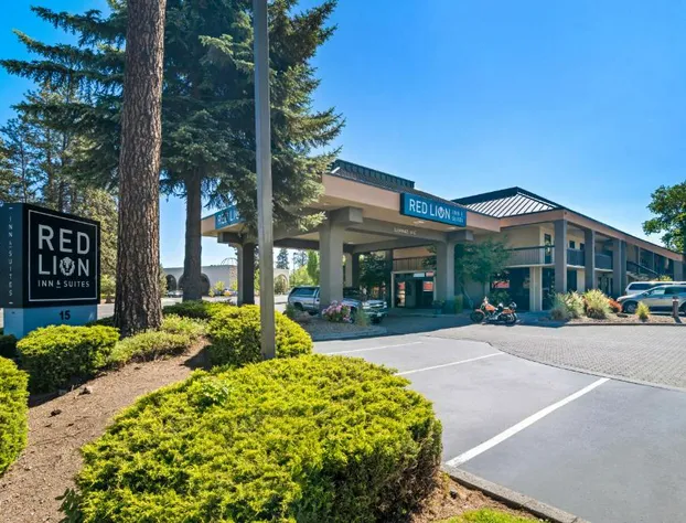 Red Lion Inn & Suites Deschutes River Bend hotel detail image 2