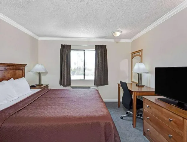 Travelodge by Wyndham Pasadena Central hotel detail image 4