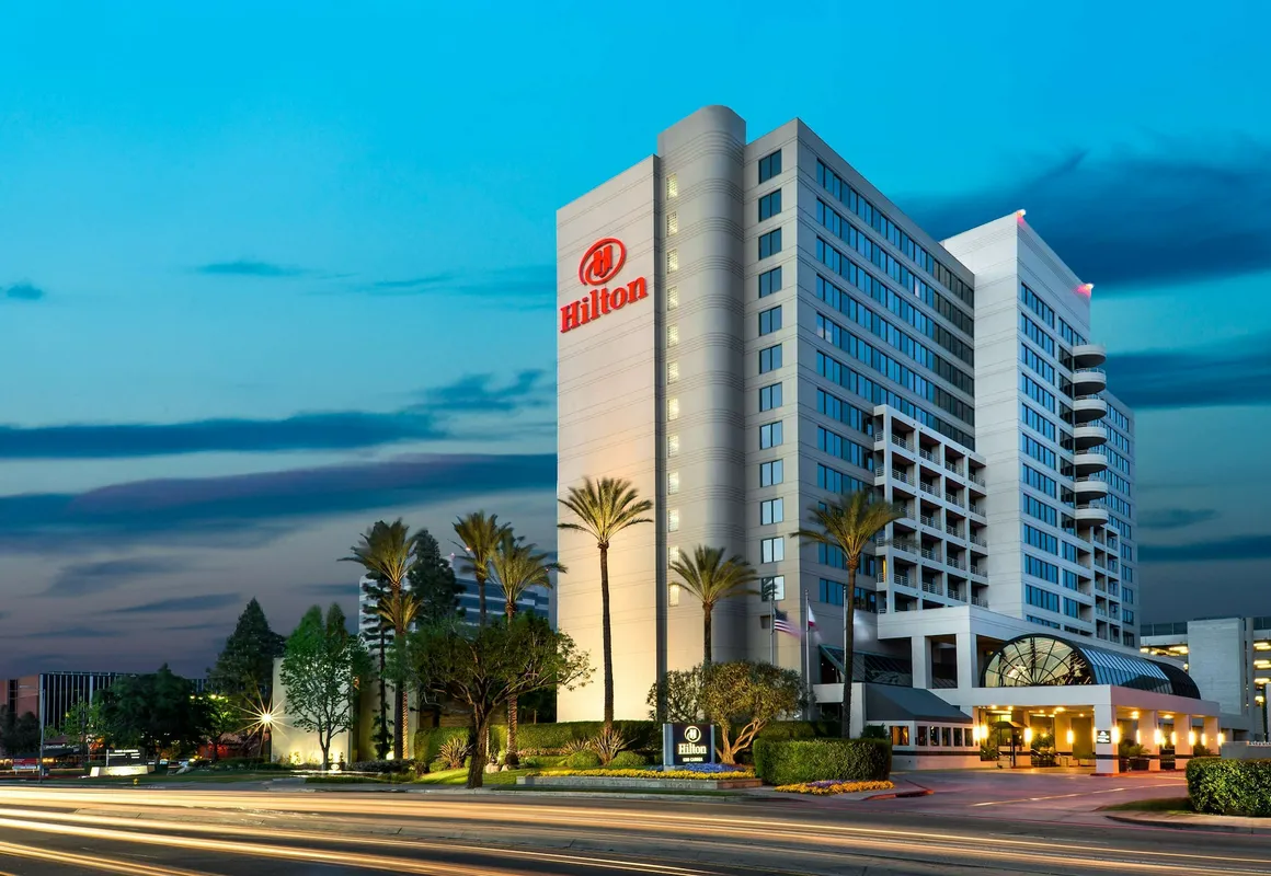 Hilton Woodland Hills / Los Angeles hotel hero