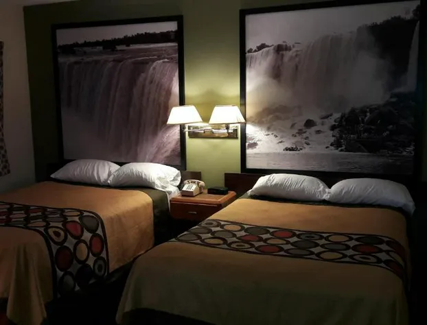 Super 8 by Wyndham Niagara Falls North hotel detail image 4