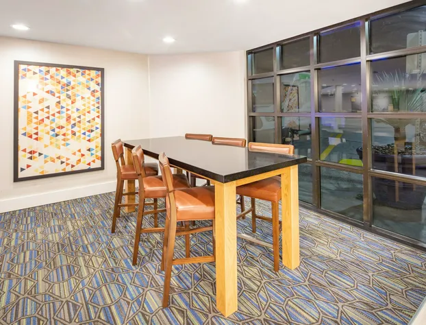 Holiday Inn Express San Diego Airport - Old Town by IHG hotel detail image 2