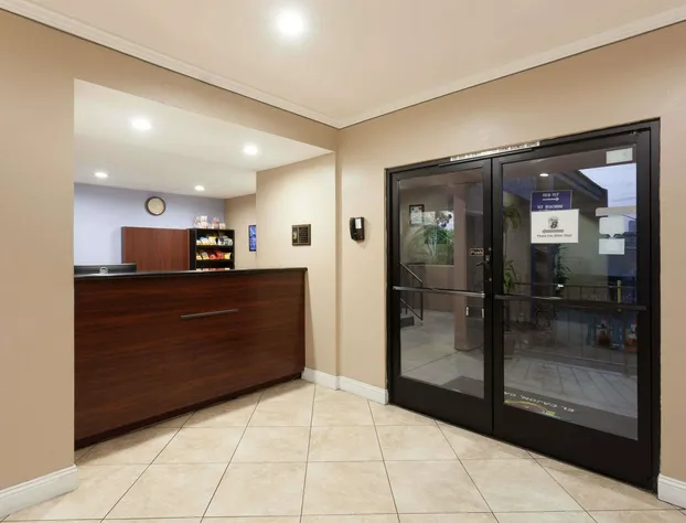 Super 8 by Wyndham El Cajon/San Diego hotel detail image 2