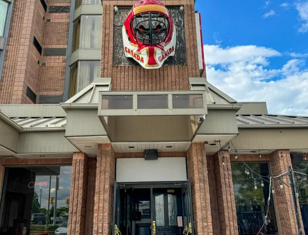 Ramada Plaza by Wyndham Niagara Falls hotel detail image 3