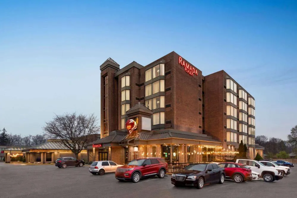 Ramada Plaza by Wyndham Niagara Falls hotel hero