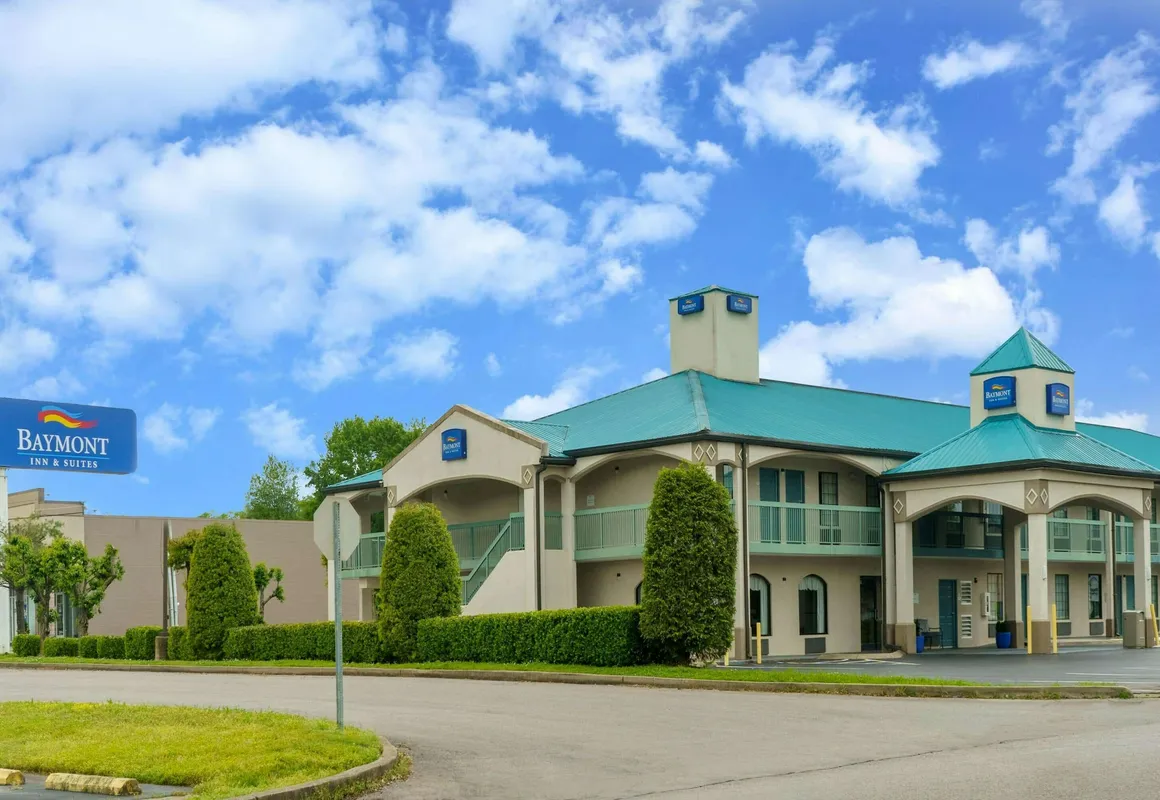 Baymont by Wyndham Gallatin hotel hero