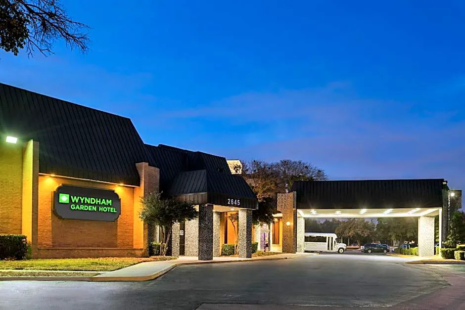 Wyndham Garden Dallas North hotel hero