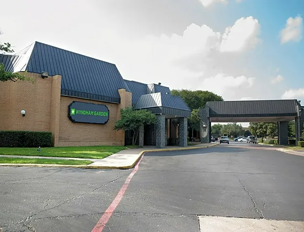 Wyndham Garden Dallas North hotel detail image 2