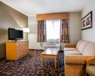 Quality Inn & Suites Des Moines Airport hotel detail image 1