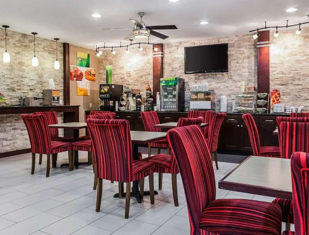 Quality Inn & Suites Des Moines Airport hotel detail image 4