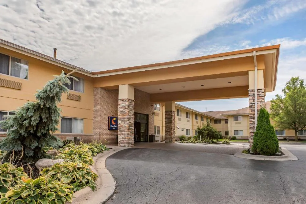 Comfort Inn Okemos - East Lansing hotel hero