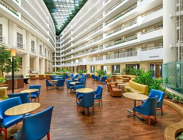 Embassy Suites by Hilton Alexandria Old Town hotel detail image 3