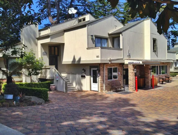 Best Western The Inn & Suites Pacific Grove hotel detail image 1