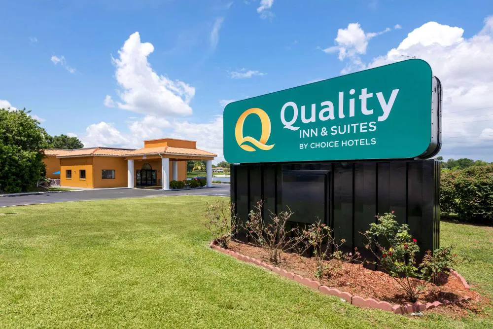 Quality Inn & Suites Mt Dora North hotel hero