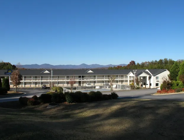 Days Inn by Wyndham Dahlonega University Area hotel detail image 1