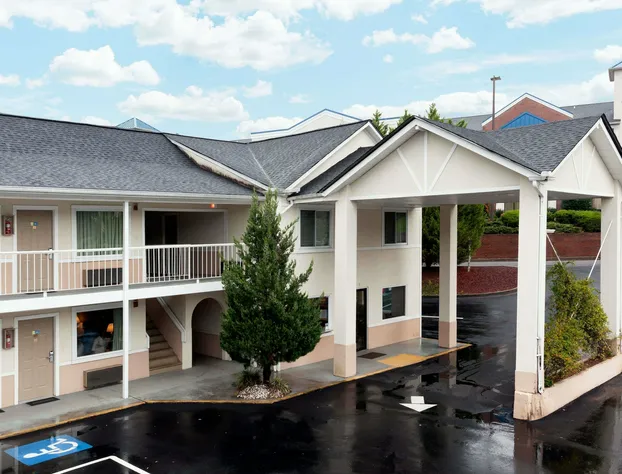 Days Inn by Wyndham Dahlonega University Area hotel detail image 3