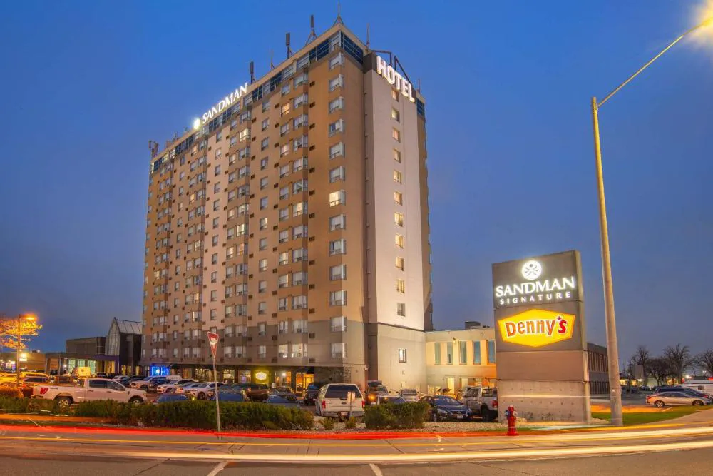 Sandman Signature Mississauga Hotel hotel hero