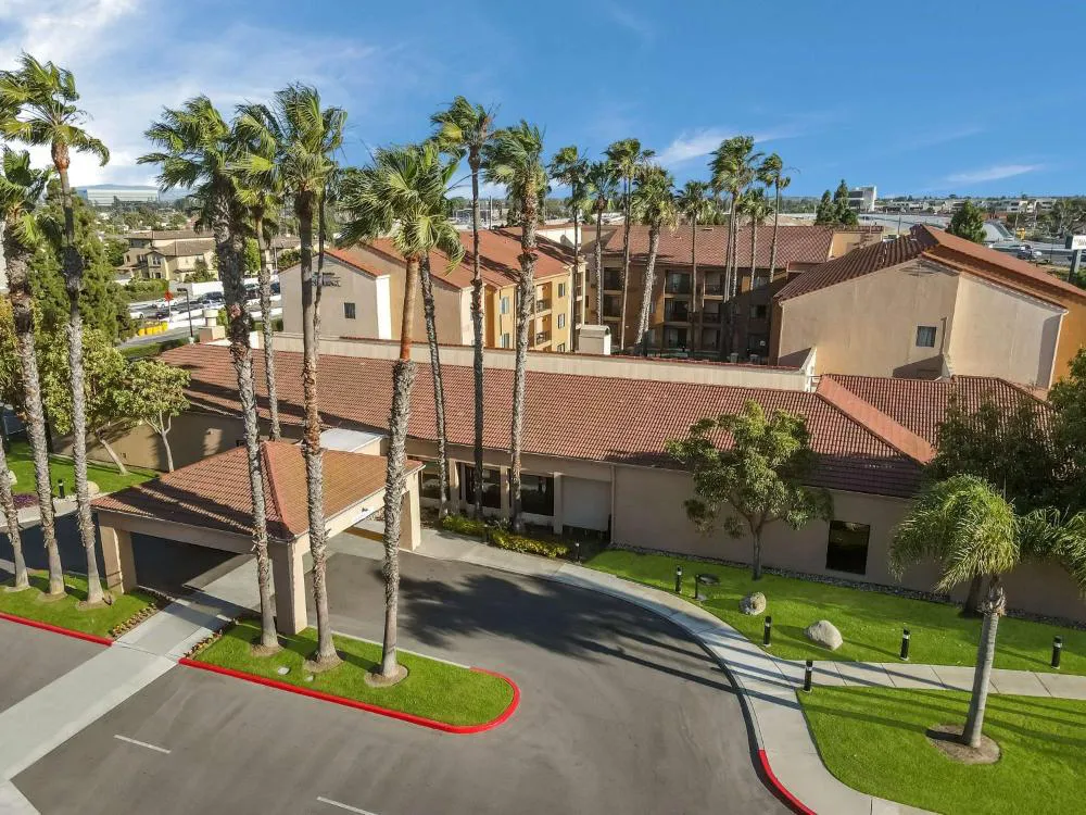 Sonesta Select Huntington Beach Fountain Valley hotel hero