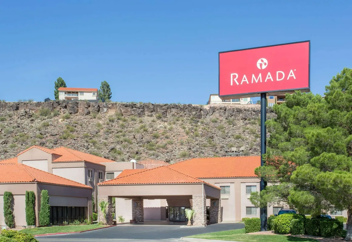 Ramada by Wyndham St George hotel hero
