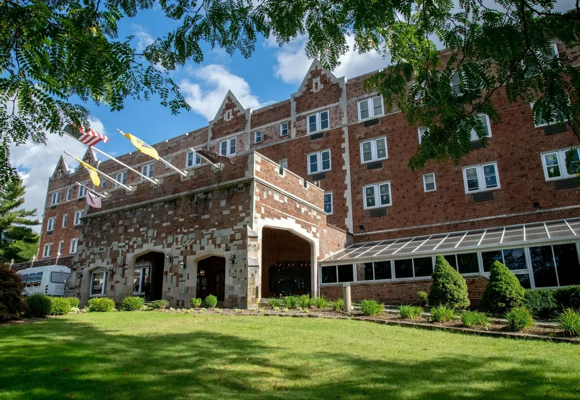 The Albion Summit hotel hero