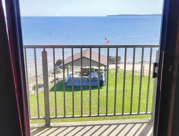 Bavarian Haus Lakefront Inn hotel detail image 4