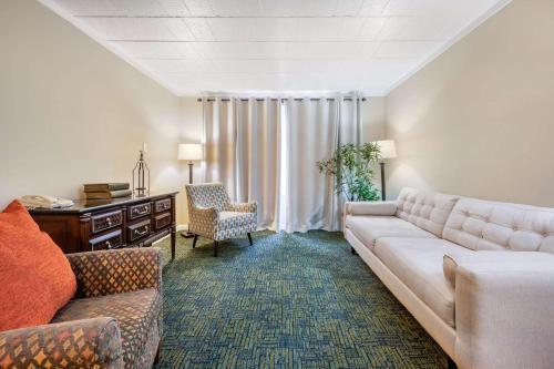 Clarion Hotel and Conference Center Harrisburg West hotel detail image 3