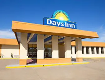 Days Inn by Wyndham Henryetta hotel hero