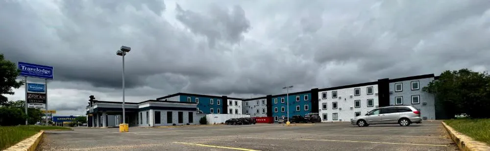 Travelodge by Wyndham Regina hotel hero