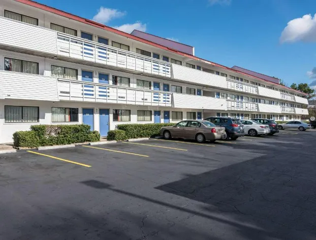 Motel 6 Birmingham, AL hotel detail image 1