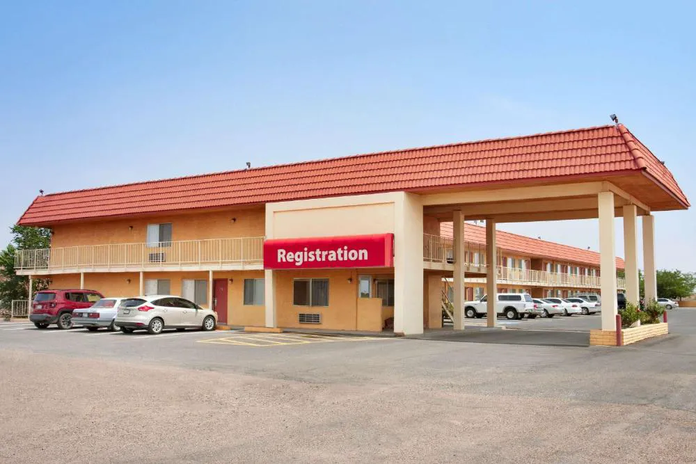 Travelodge by Wyndham Winslow hotel hero