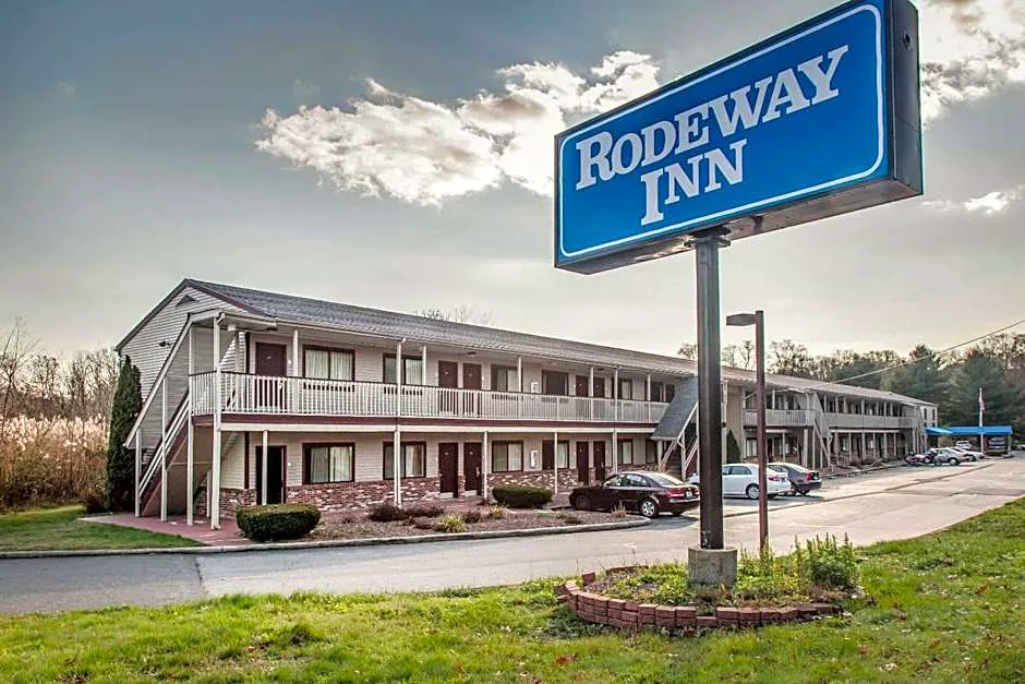 Rodeway Inn hotel hero