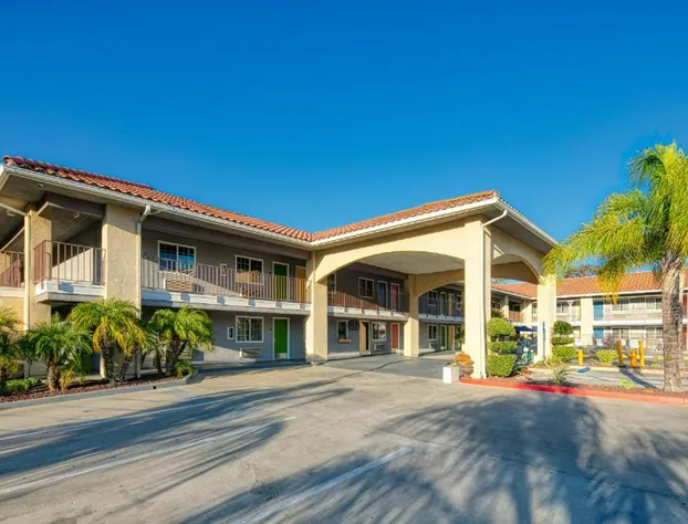 Signature Temecula hotel detail image 1