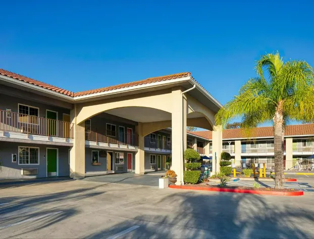 Signature Temecula hotel detail image 1