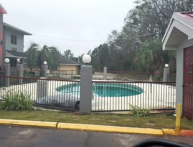 Red Roof Inn Evergreen hotel detail image 2