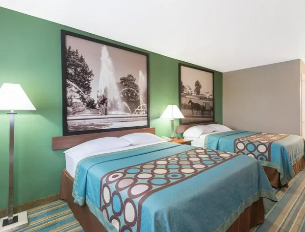 Super 8 by Wyndham Greencastle hotel detail image 4