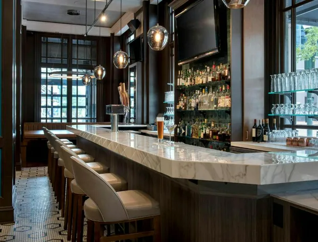 Norfolk Waterside Marriott hotel detail image 3