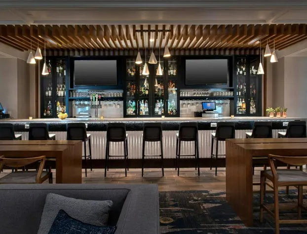 Norfolk Waterside Marriott hotel detail image 4