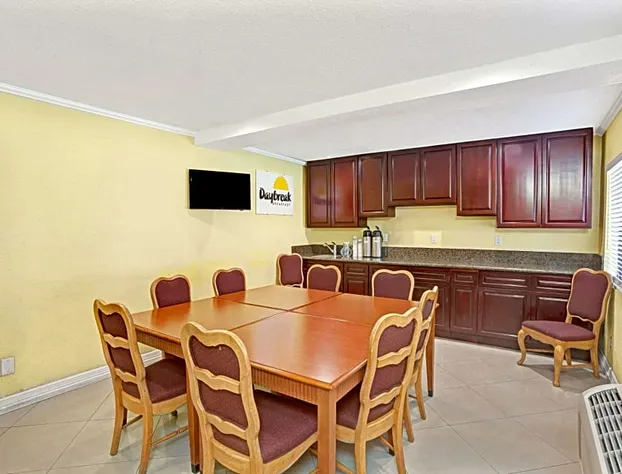 Days Inn by Wyndham Whittier Los Angeles hotel detail image 4