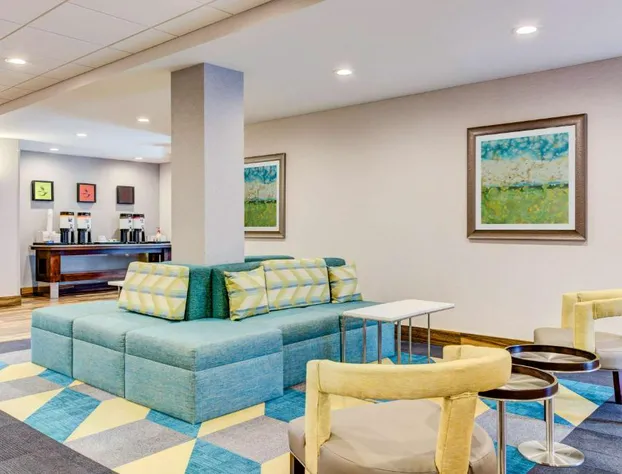 Hampton Inn & Suites Macon I-475 hotel detail image 2