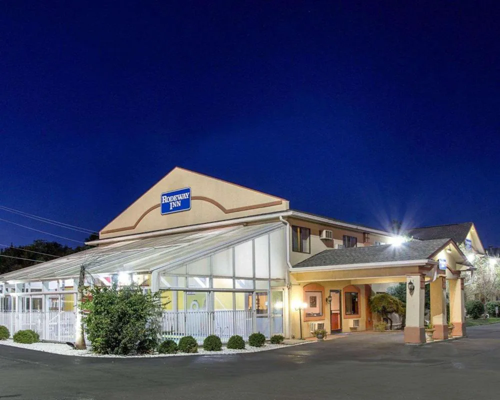 Rodeway Inn Florence - Cincinnati South hotel hero