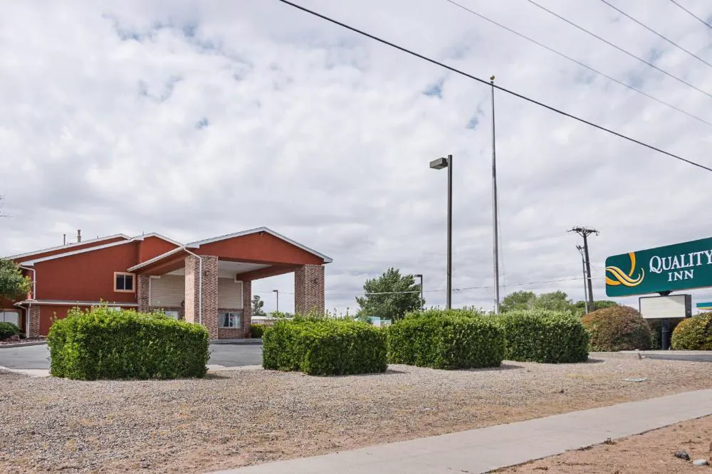 Quality Inn hotel hero