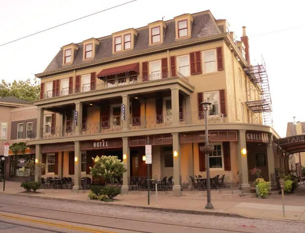 Chestnut Hill Hotel hotel detail image 1